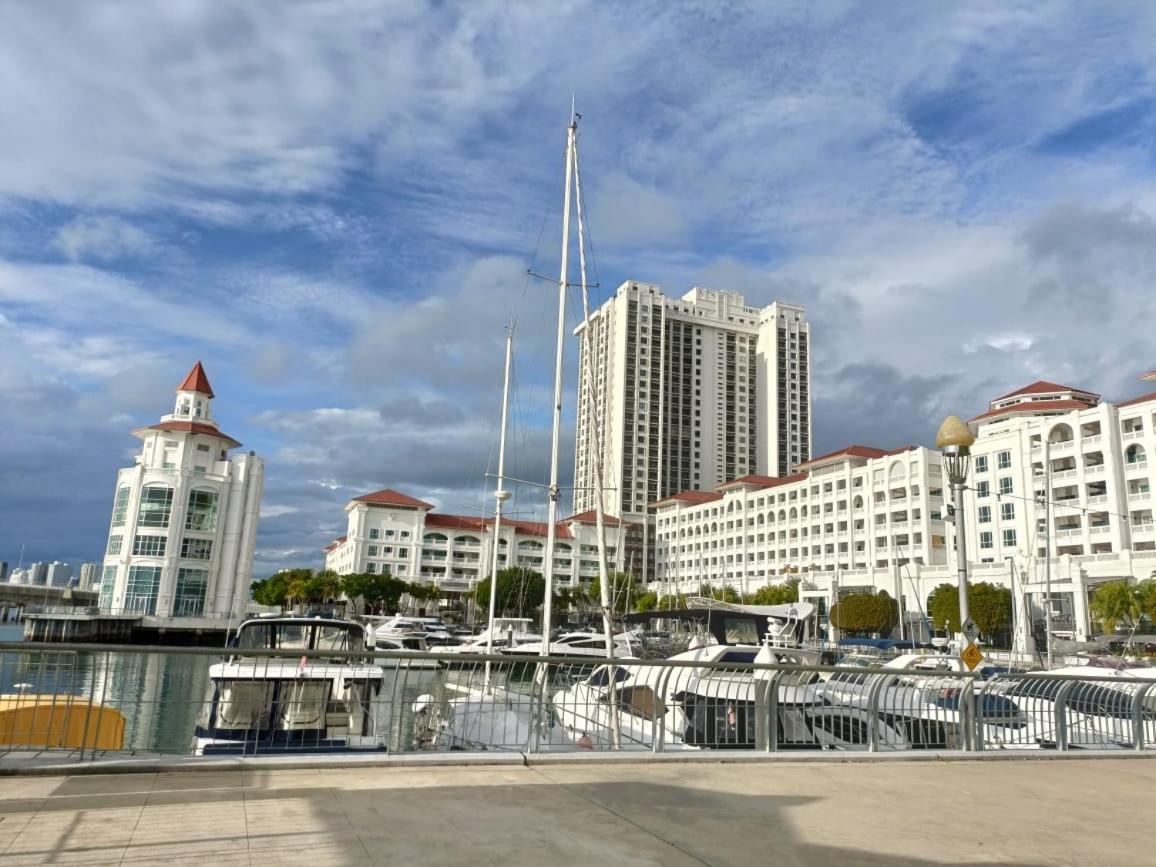 Straits Quay Marina Suites Penang By Aurorahomes Bagan Jermal Eksteriør bilde