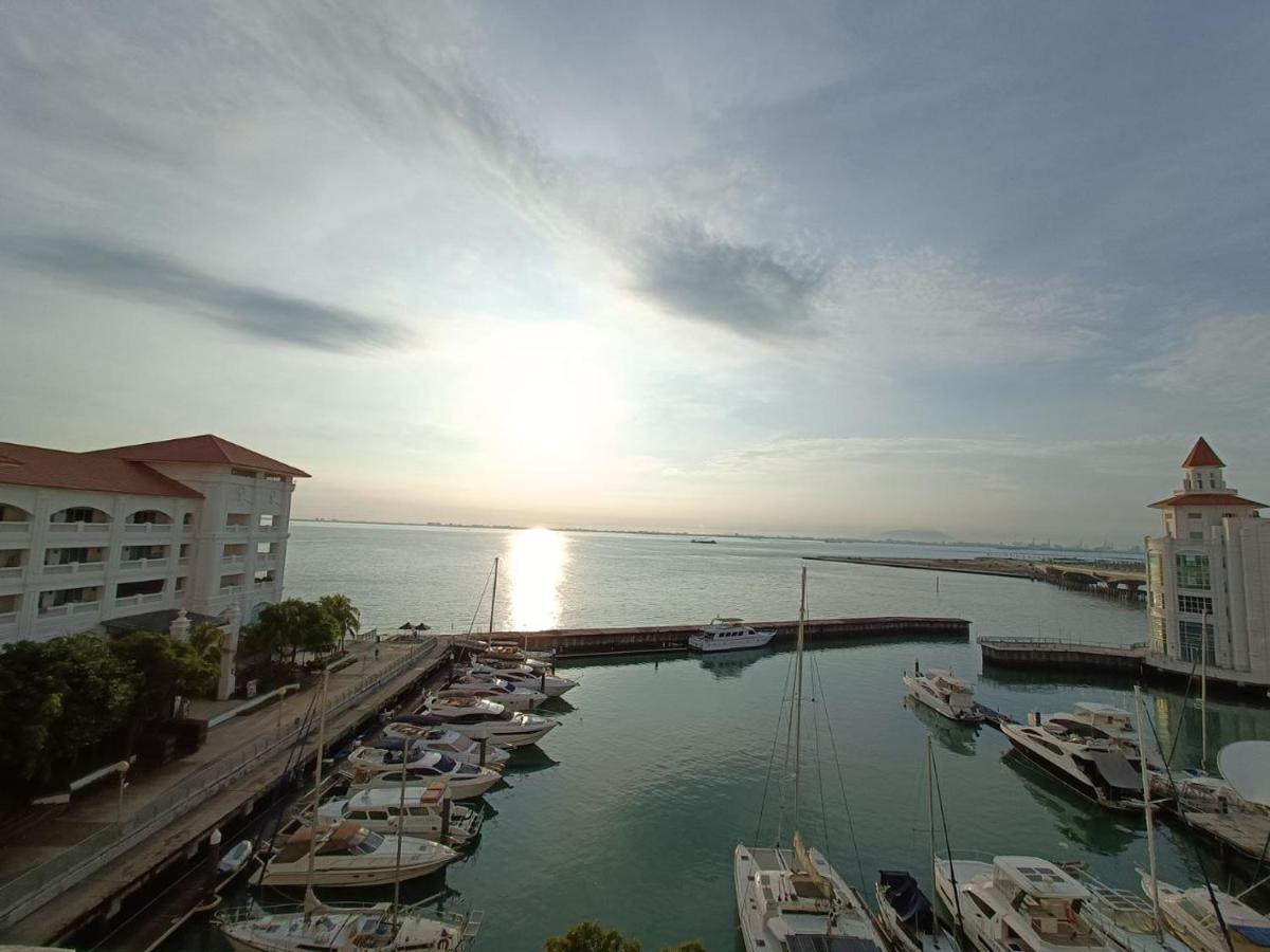 Straits Quay Marina Suites Penang By Aurorahomes Bagan Jermal Eksteriør bilde