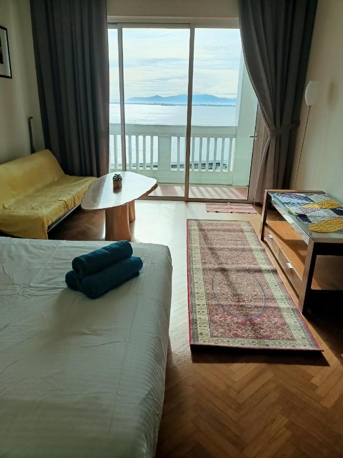 Straits Quay Marina Suites Penang By Aurorahomes Bagan Jermal Eksteriør bilde