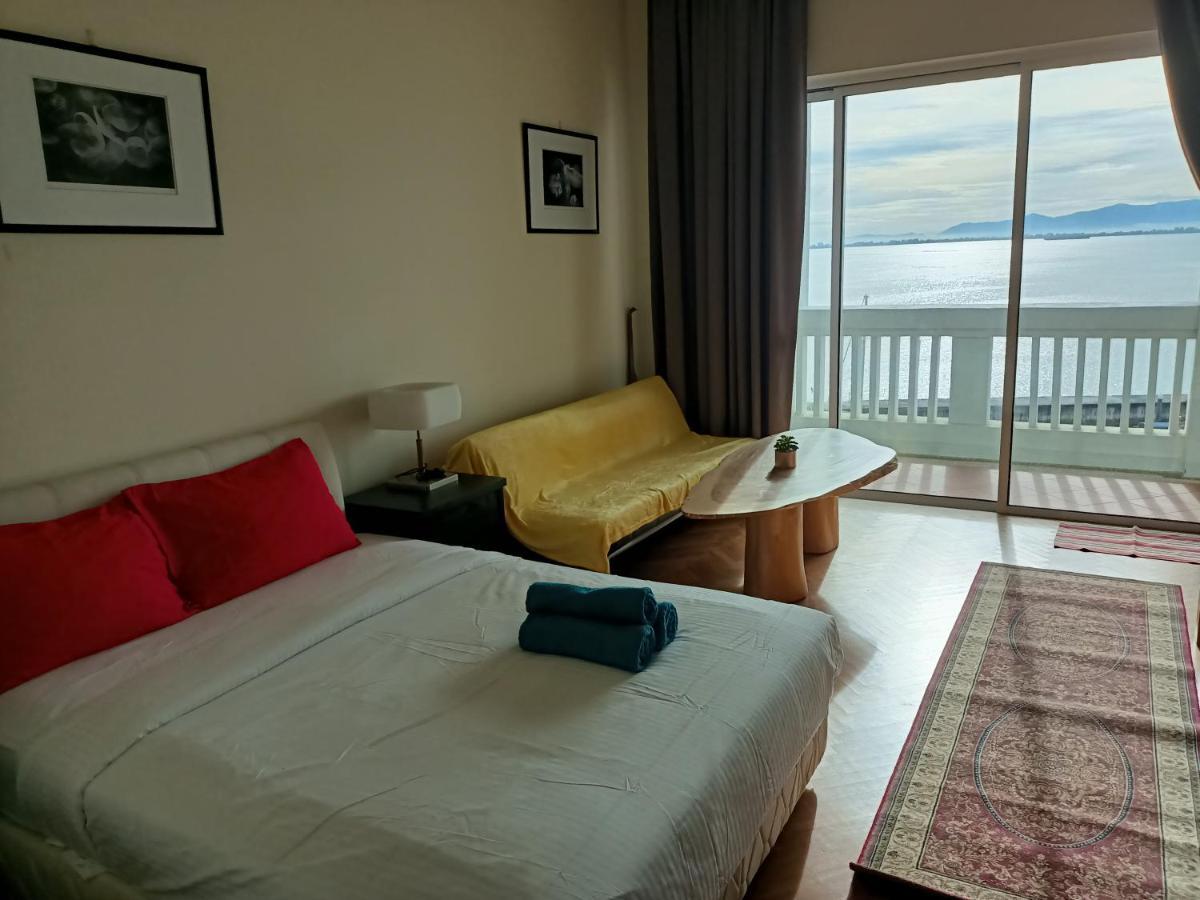 Straits Quay Marina Suites Penang By Aurorahomes Bagan Jermal Eksteriør bilde