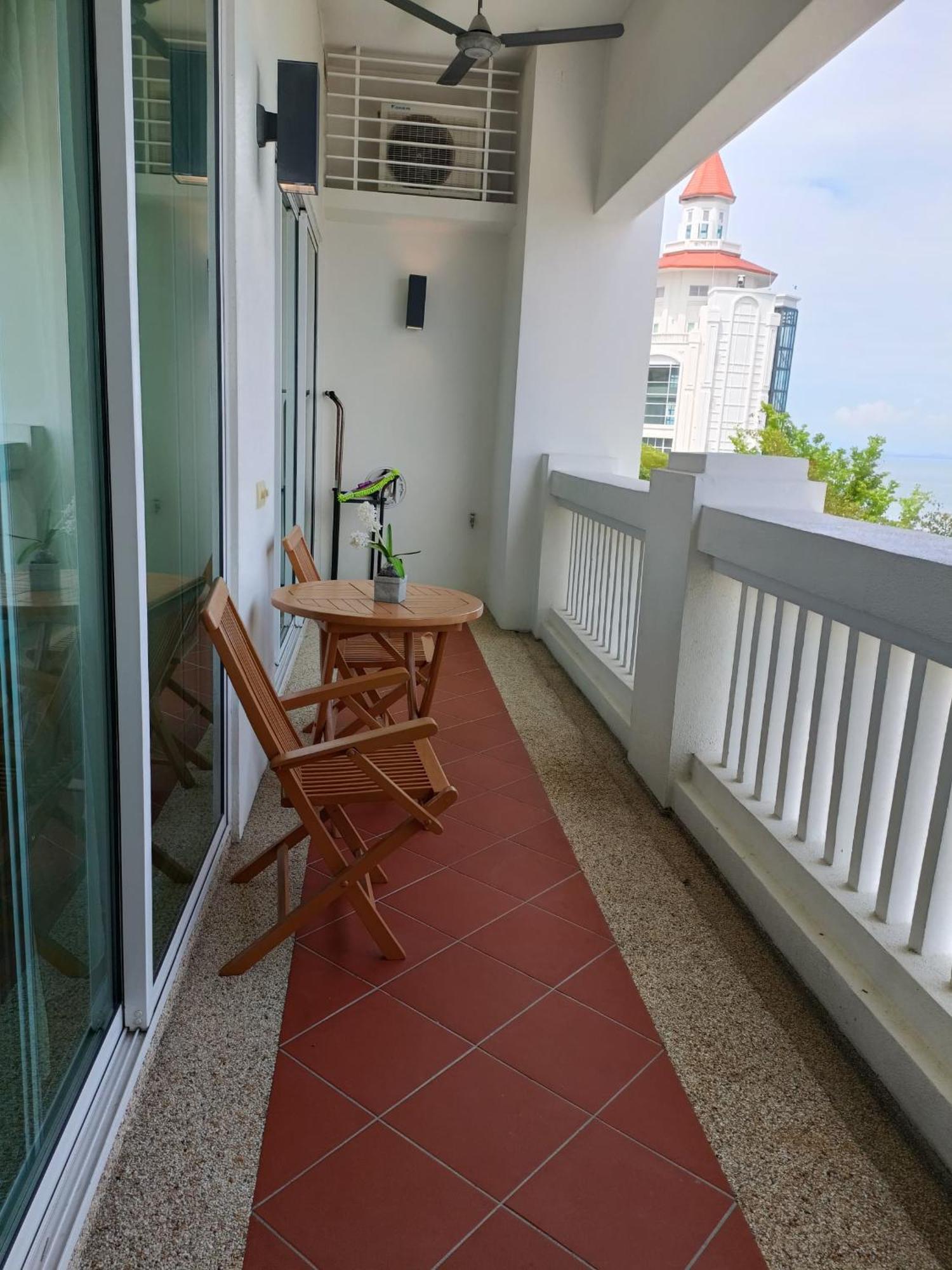 Straits Quay Marina Suites Penang By Aurorahomes Bagan Jermal Eksteriør bilde