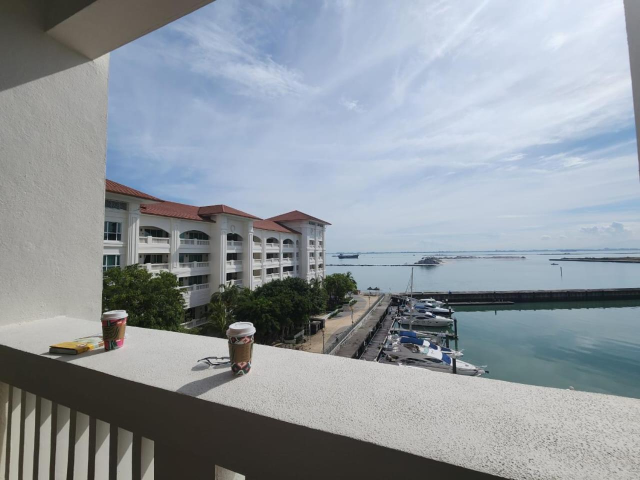 Straits Quay Marina Suites Penang By Aurorahomes Bagan Jermal Eksteriør bilde